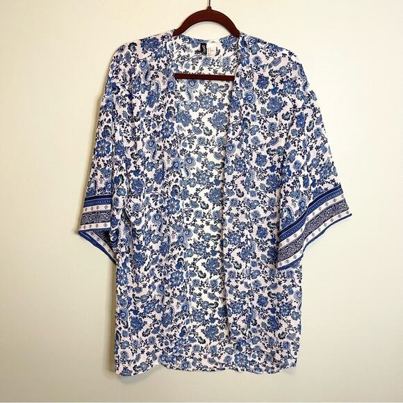 H&M Tops - H&M Blue Floral Overthrow Shawl Size Medium